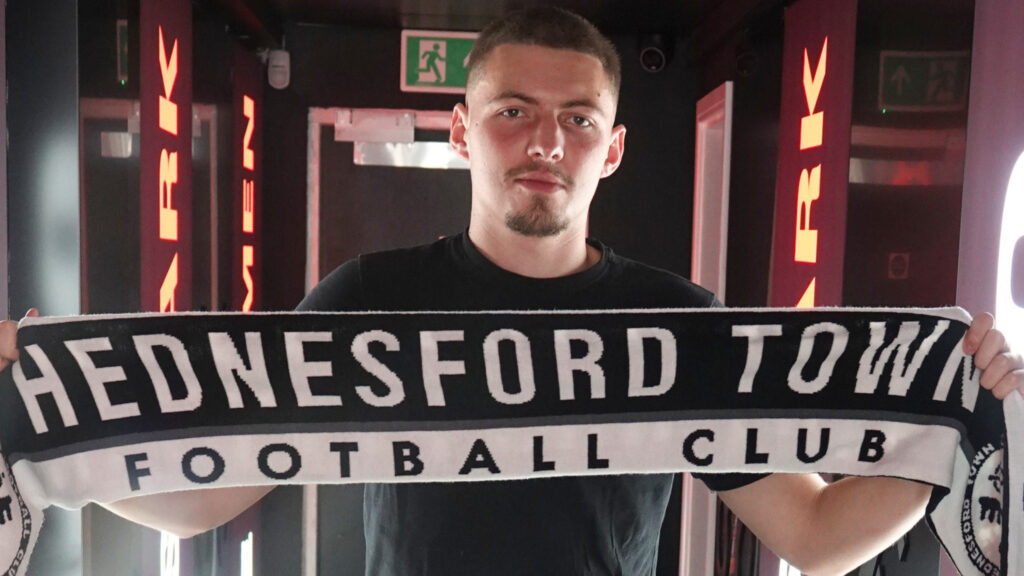 Sonny Sharples signing for Hednesford Town
